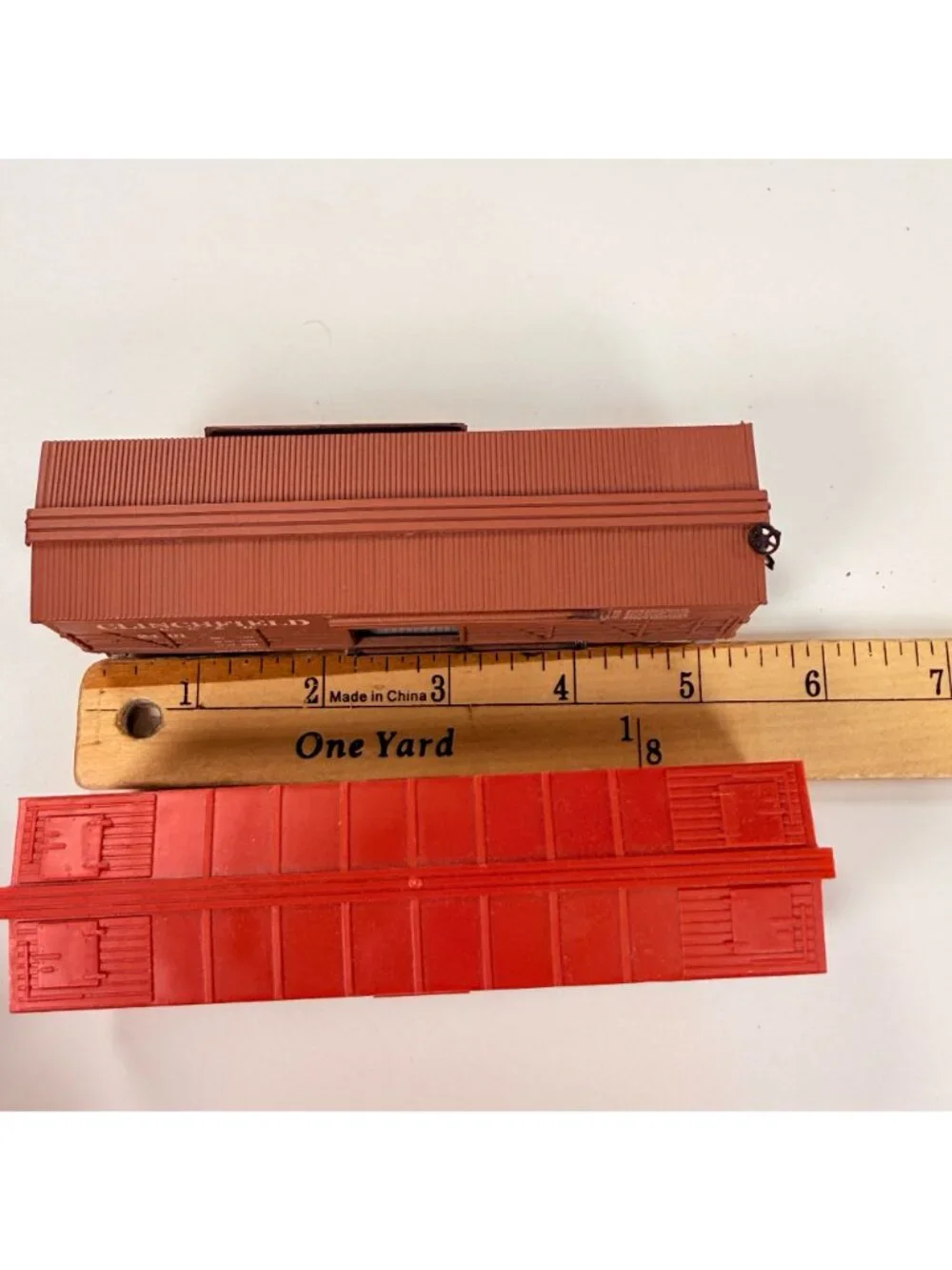 HO Scale Train Cars Lot Of 5 W Caboose C&O Hopper Clinchfield Swift & Dubuque